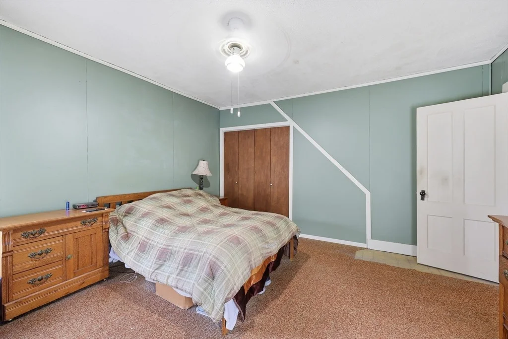 Photo of 84 Middlefield Rd