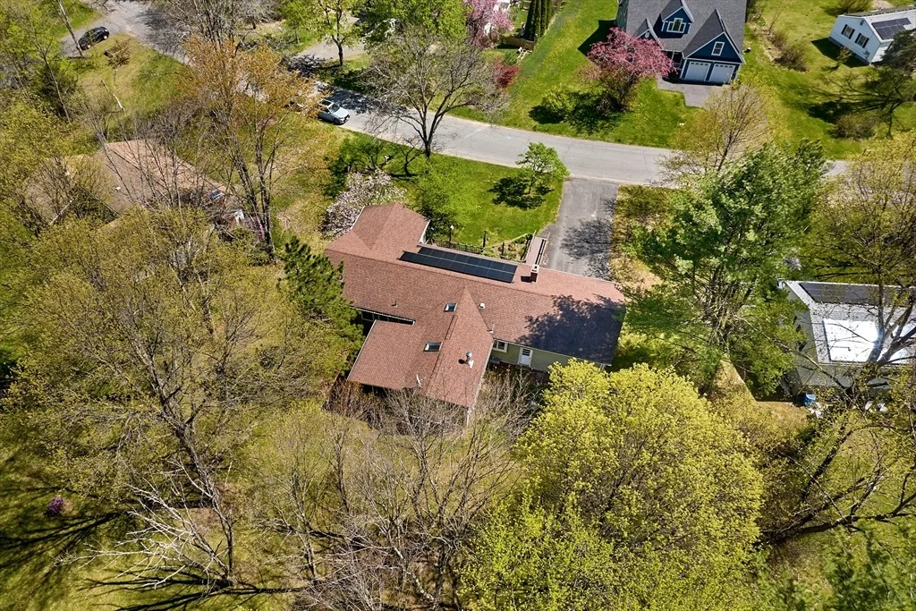 Photo of 89 Pondview Dr