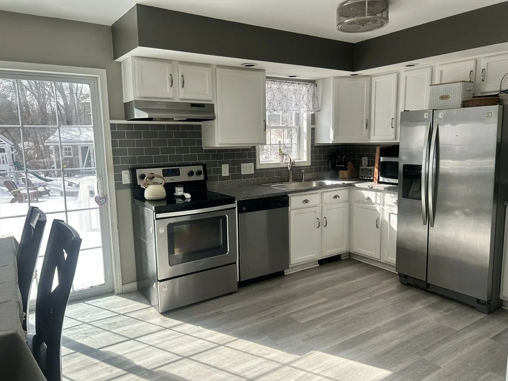 Photo of 4 Brookstone Dr
