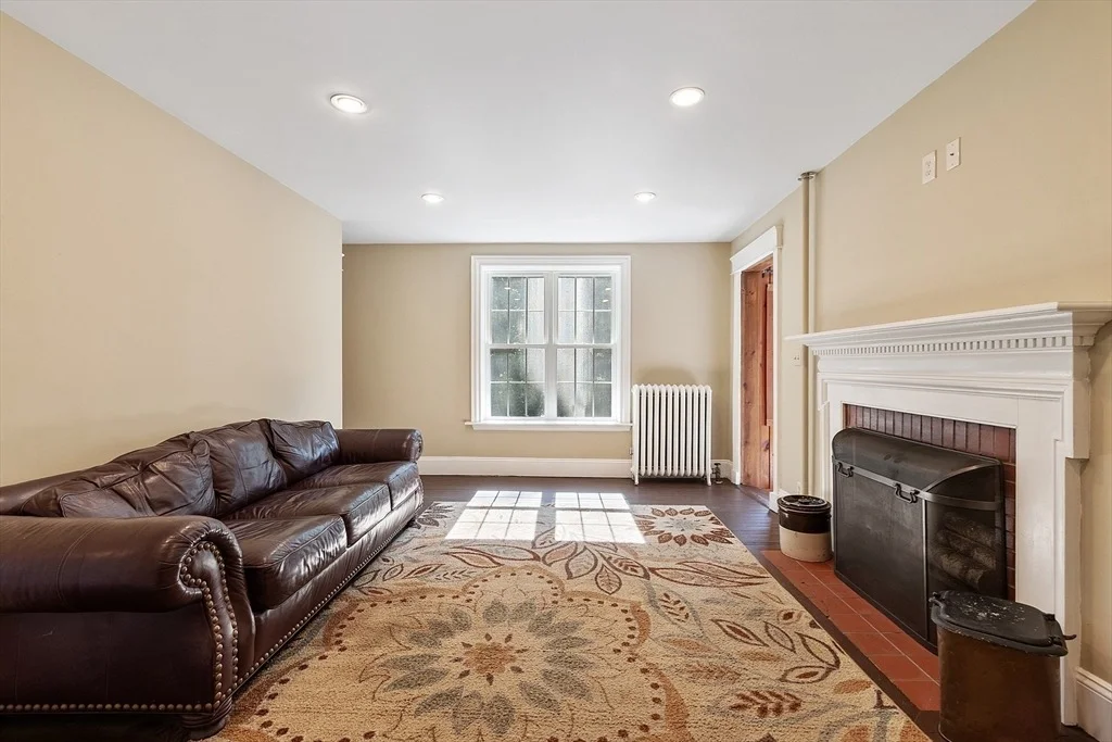 Photo of 64 Central St