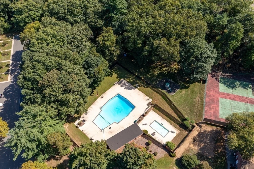 Photo of Unit 80 at 80 Williamsburg Dr