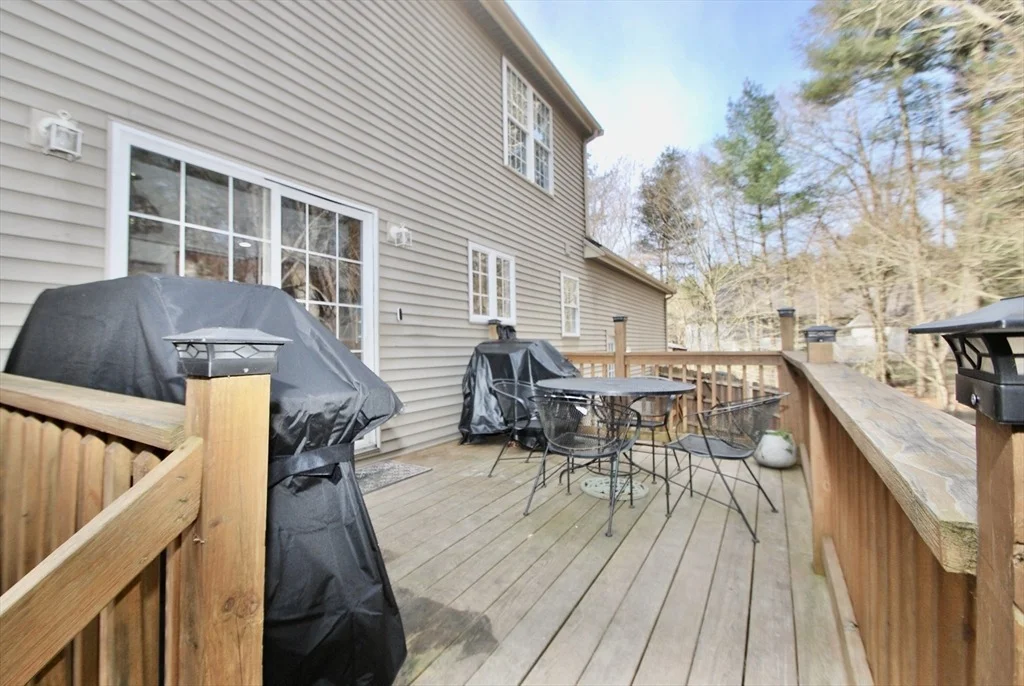 Photo of 11 Edgewater Ln
