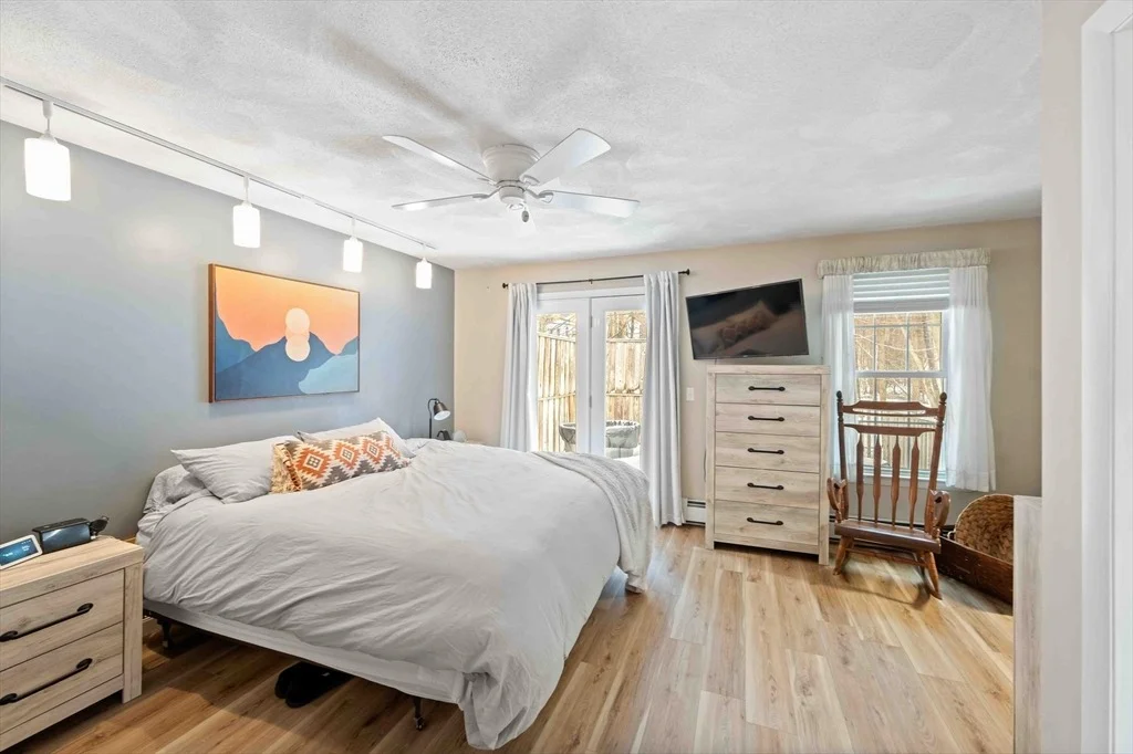 Photo of 33 Clinton Rd