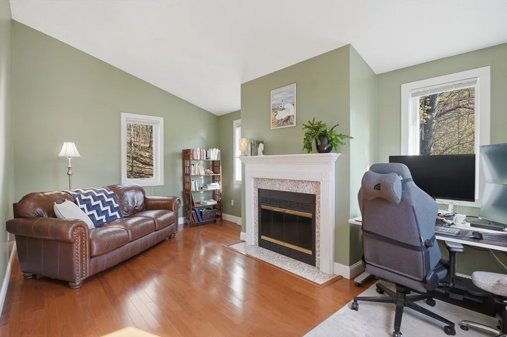 Photo of Unit 701 at 31 Blithewood Avenue