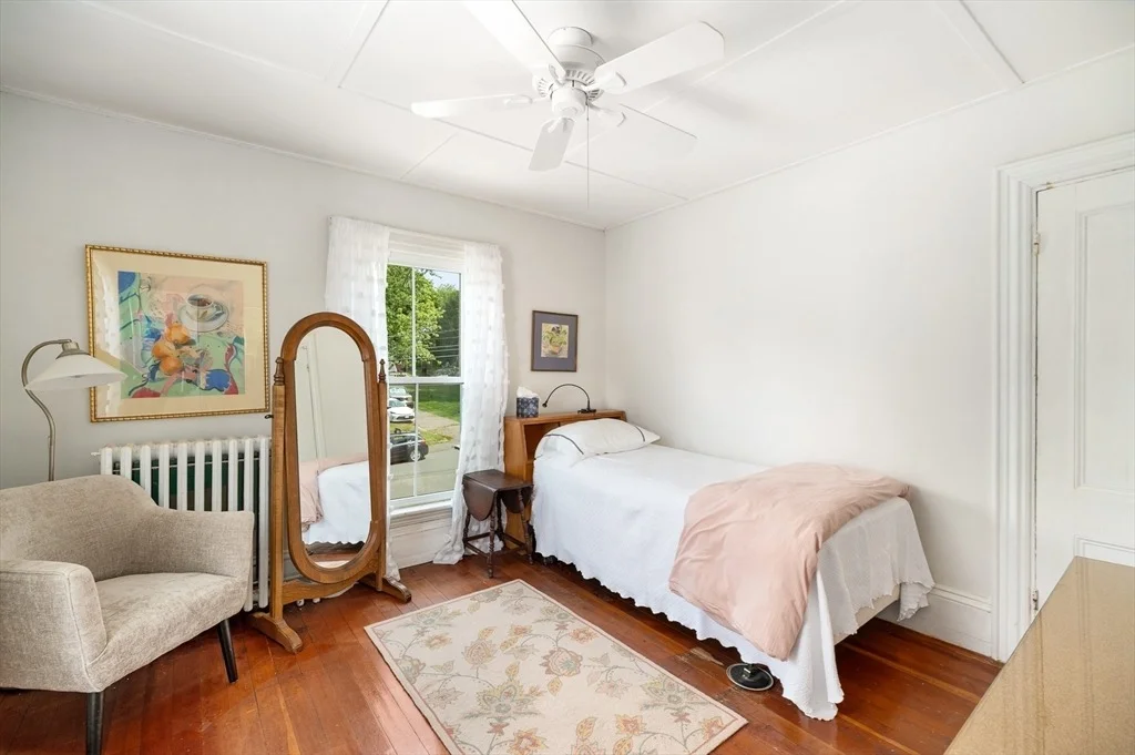 Photo of 32 Blynman Avenue