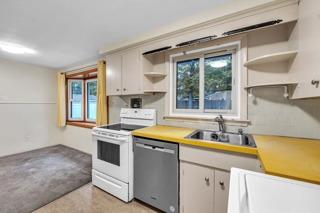 Photo of 15 Fairbrook Rd