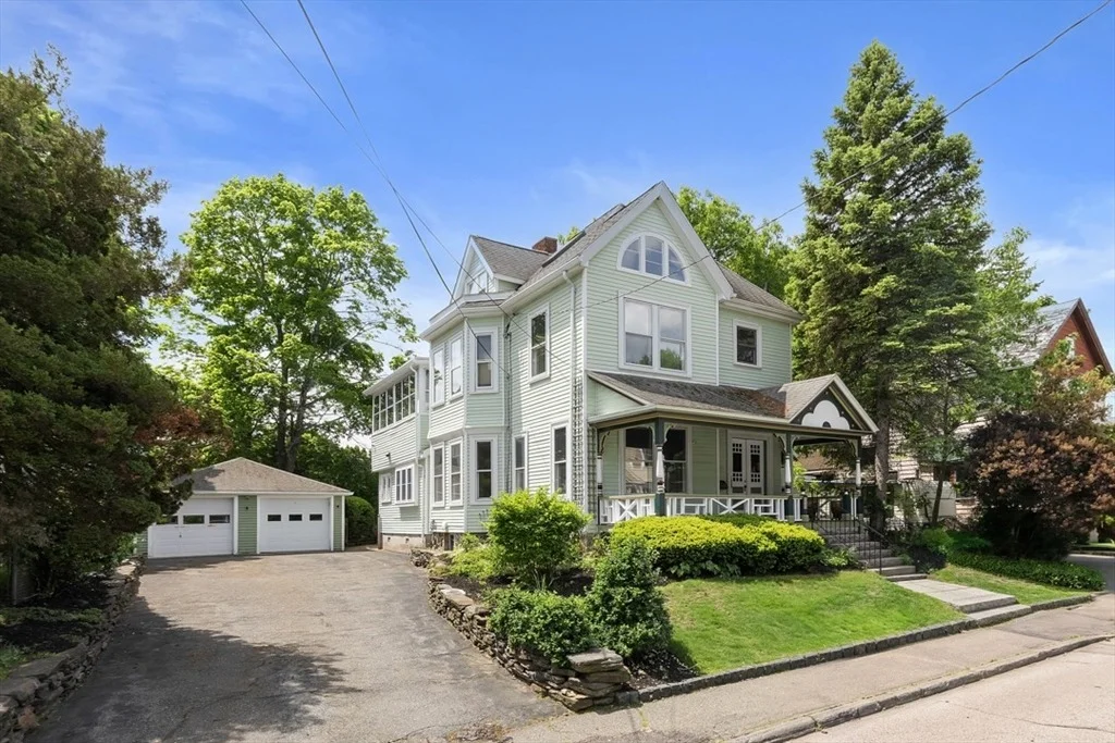 Photo of 20 Riverview Ave