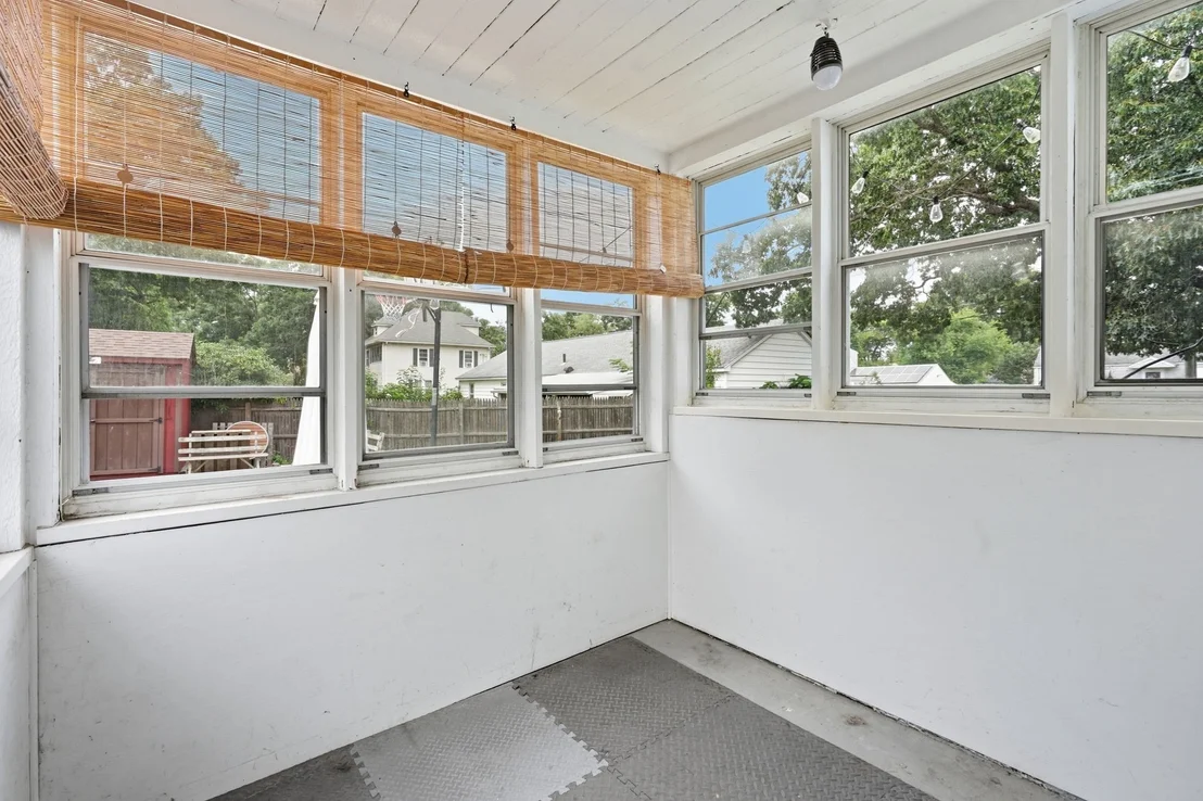 Photo of 100 Lang St