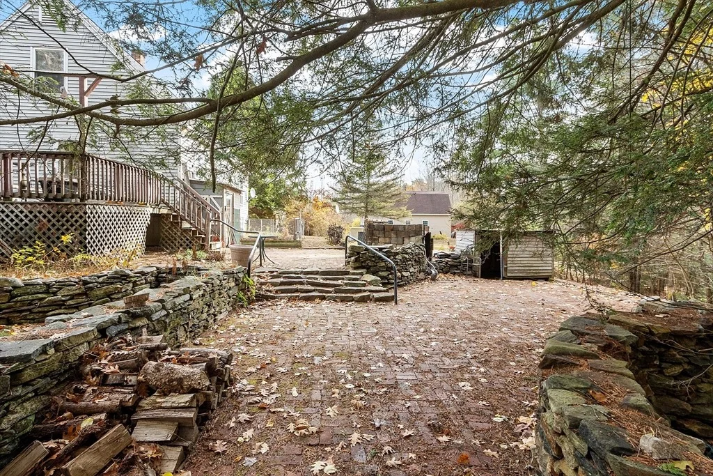 Photo of 321 Doe Valley Rd