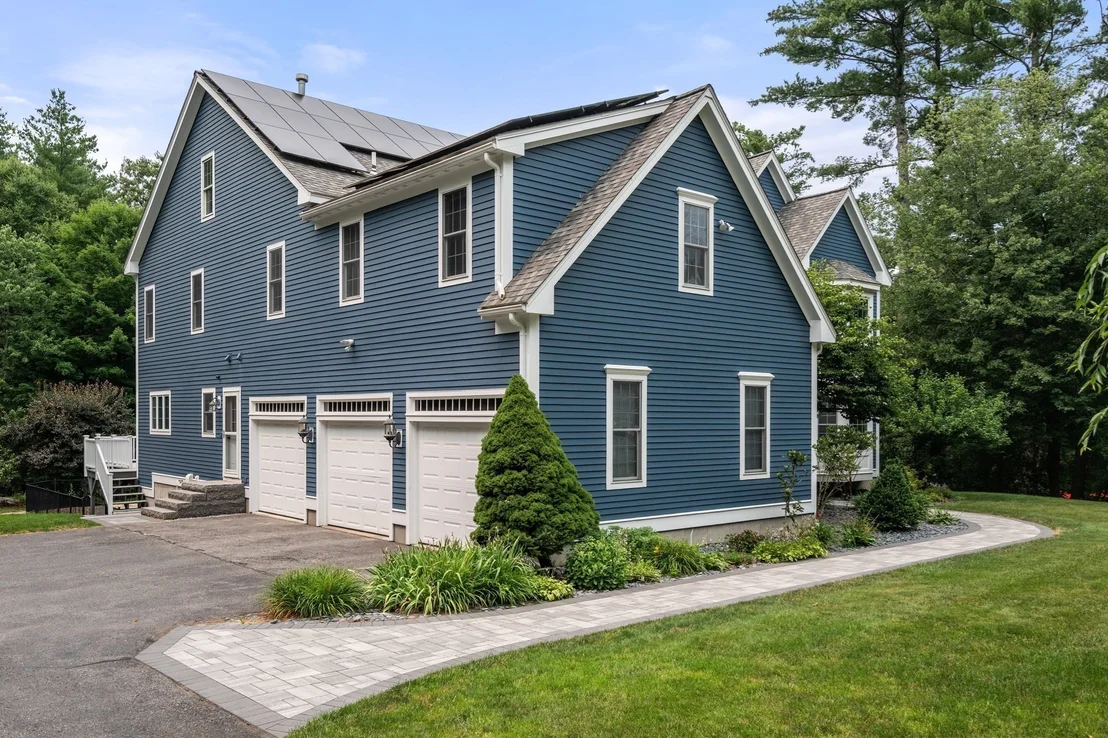 Photo of 220 Newtown Road