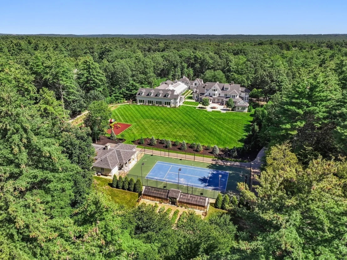Photo of 210 Monument Farm Road