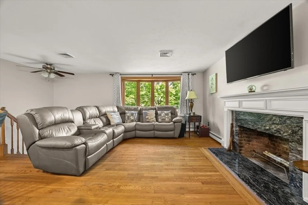 Photo of 26 Brookings Dr