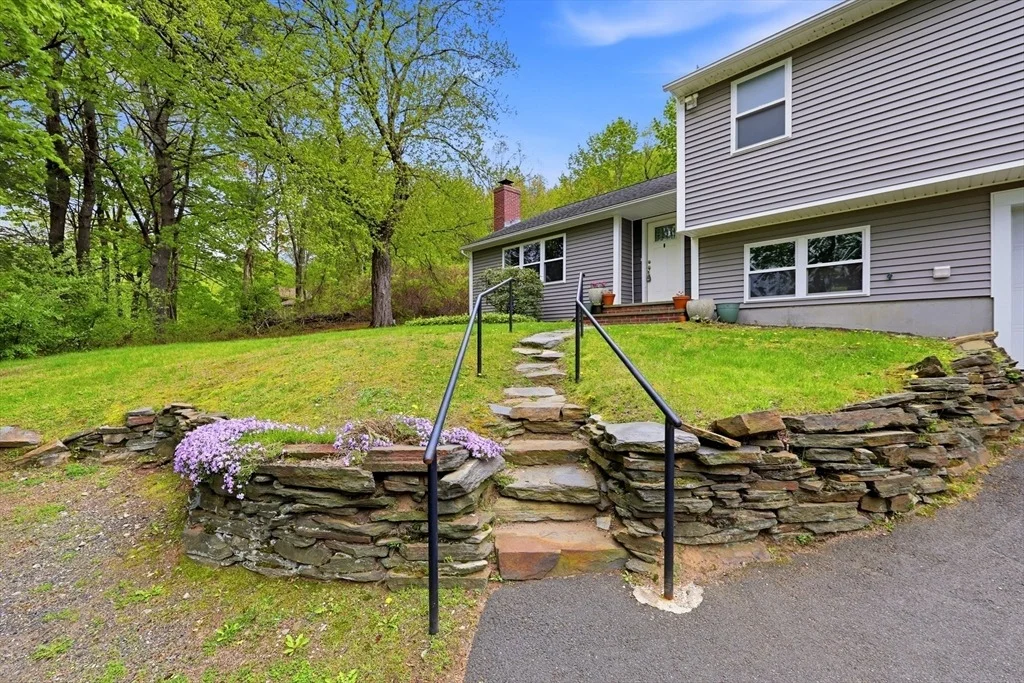 Photo of 1185 Bay Road