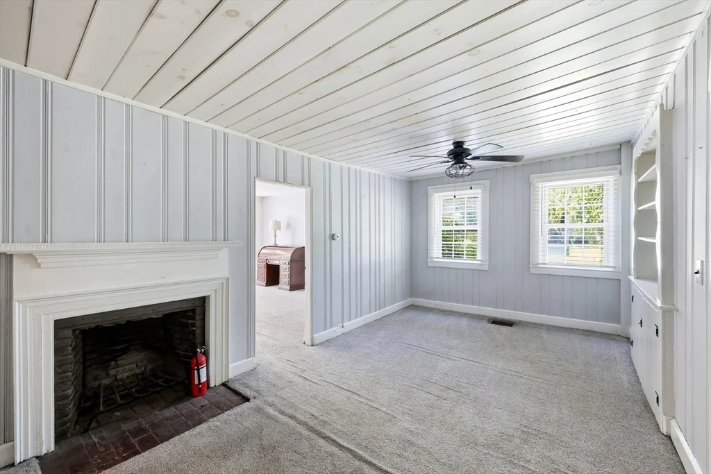 Photo of 1572 Main Rd
