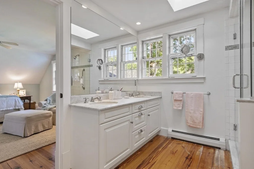 Photo of 827 Hill Rd