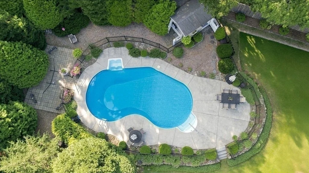 Photo of 3 Copper Beech Dr