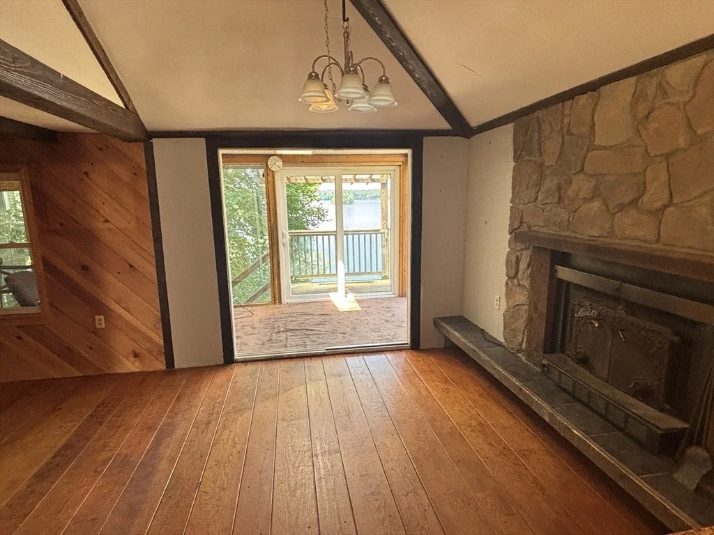 Photo of 570 Eastside Road