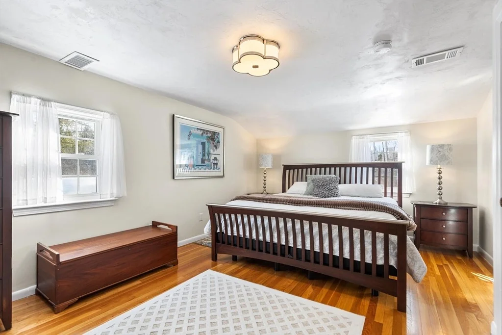 Photo of 77 Bicknell Rd
