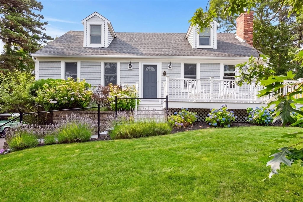 Photo of 25 Marthas Ln