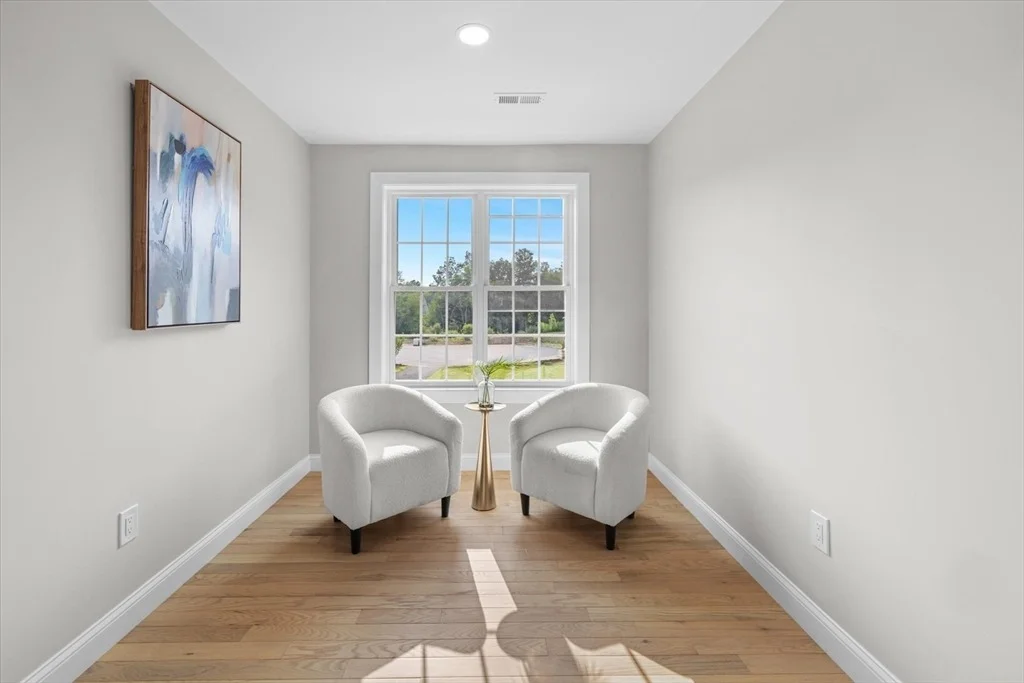 Photo of 10 Falcon Drive
