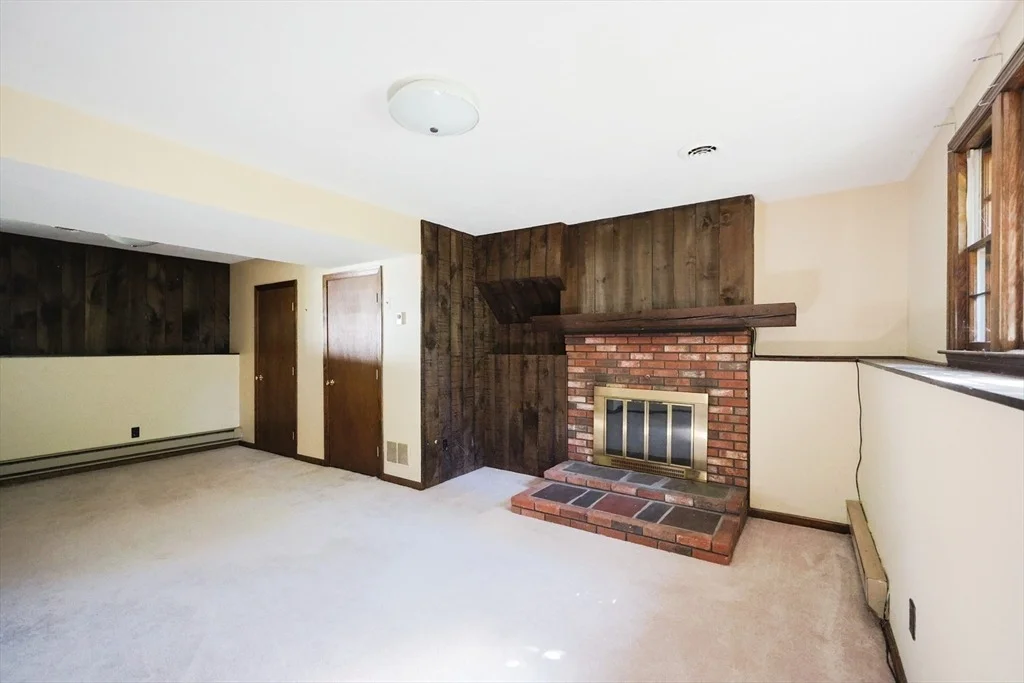 Photo of 7 Eric Ln