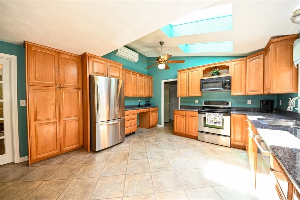 Photo of 311 Pine St (Stonewood Lane)