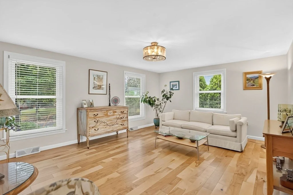 Photo of 157 Meadow Rd