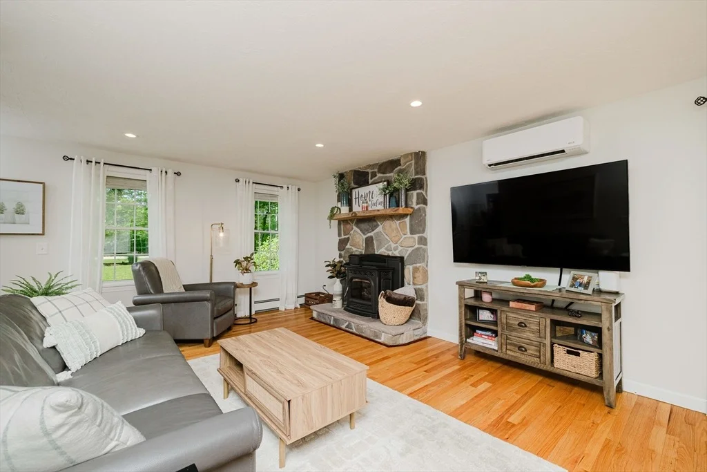 Photo of 187 John Scott Blvd