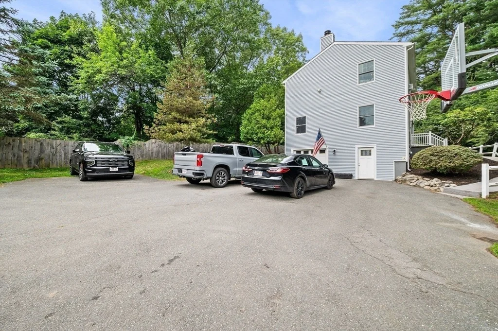 Photo of 381 Linebrook Rd