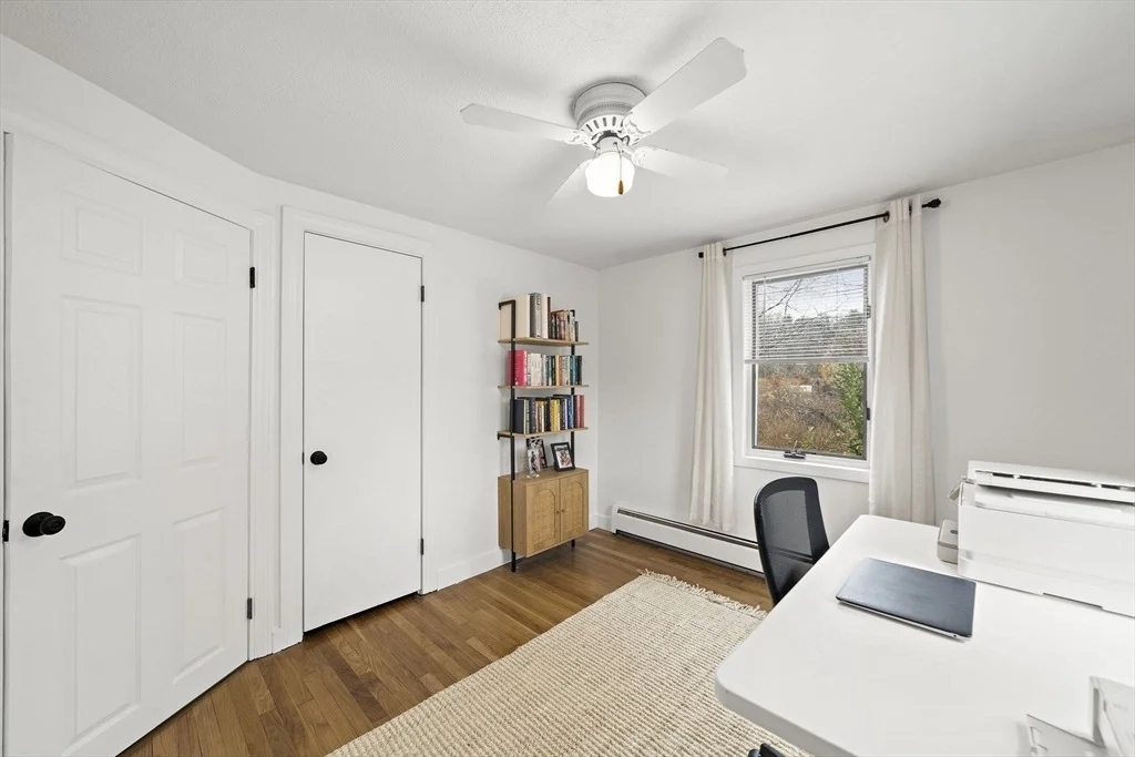 Photo of 2 Iris Ave
