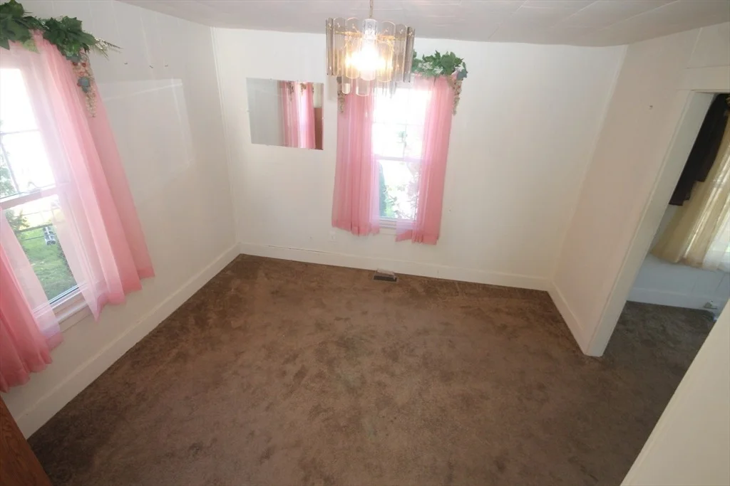 Photo of 105 Warfield Avenue