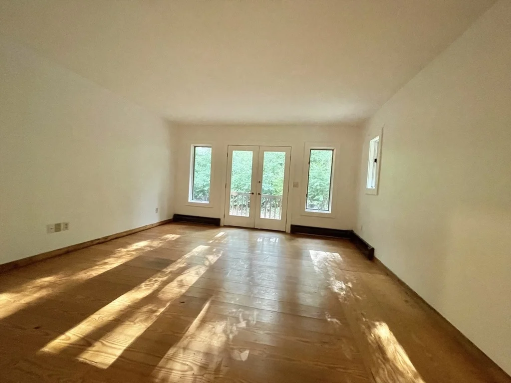 Photo of 697 Lower Rd