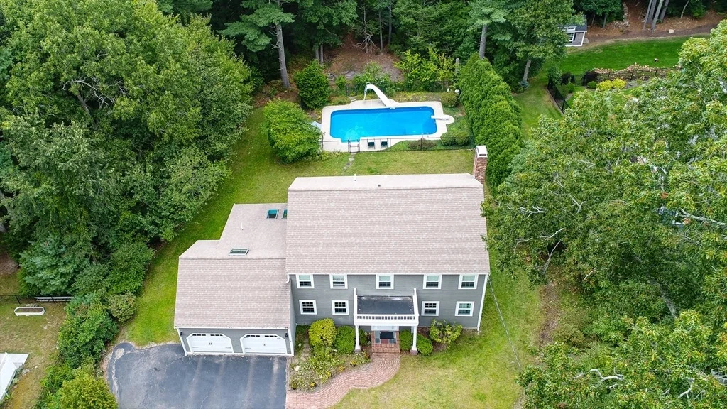 Photo of 311 Pine St (Stonewood Lane)