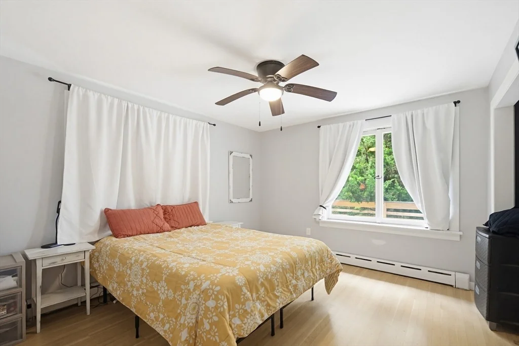 Photo of 101 Edgewater Dr