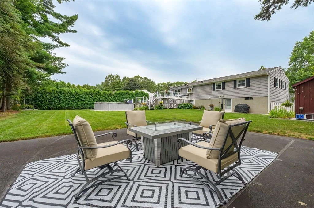 Photo of 83 Loomis Dr