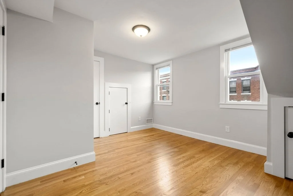 Photo of Unit A at 129 Sutherland Road