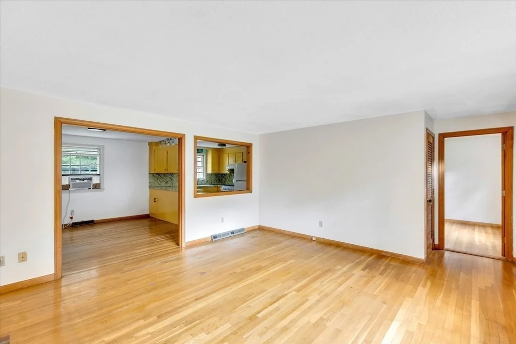Photo of 804 Putnam Ave