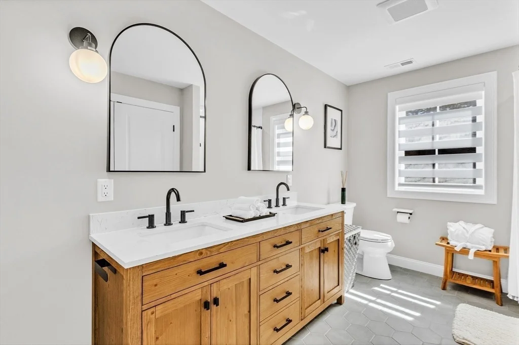 Photo of 3 Oak Meadow Cir