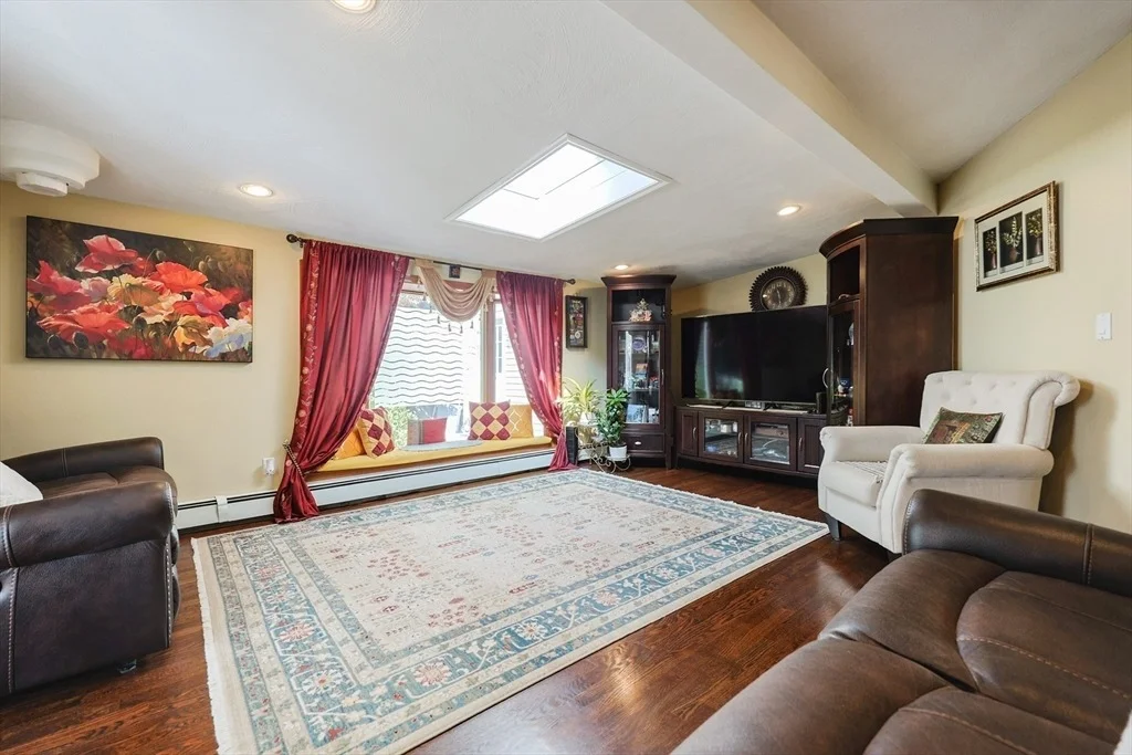 Photo of 2 Rhodes Ave
