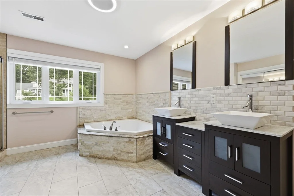 Photo of 270 Barton Ave