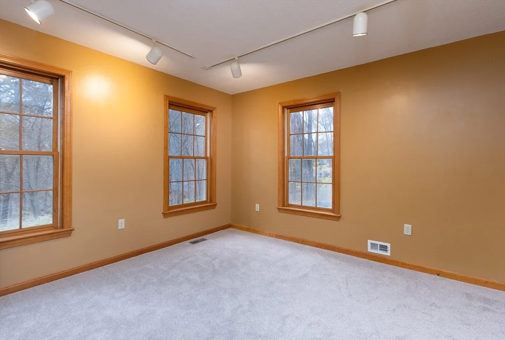 Photo of 170 Bridge St