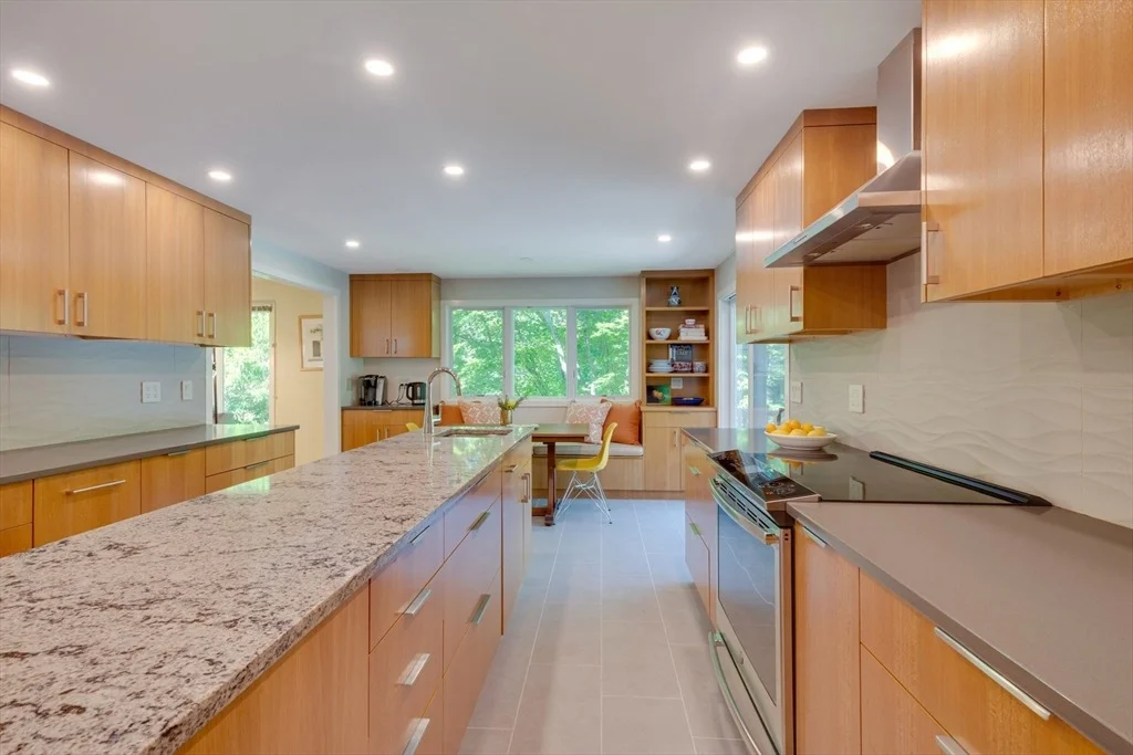 Photo of 15 Fieldstone Dr
