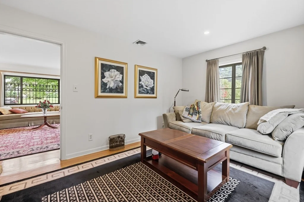 Photo of 5 Rollingwood Dr