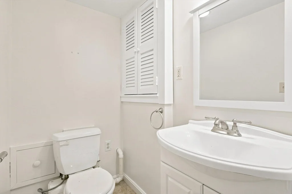 Photo of 250 White Pond Rd