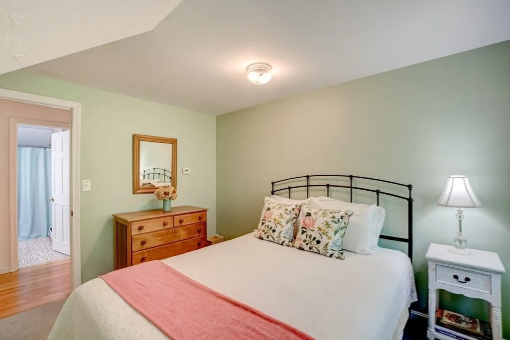 Photo of 70 Willard Road