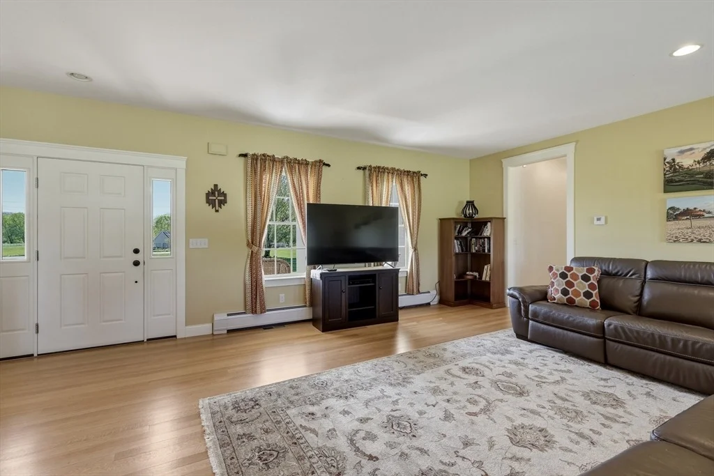 Photo of 249 River Rd