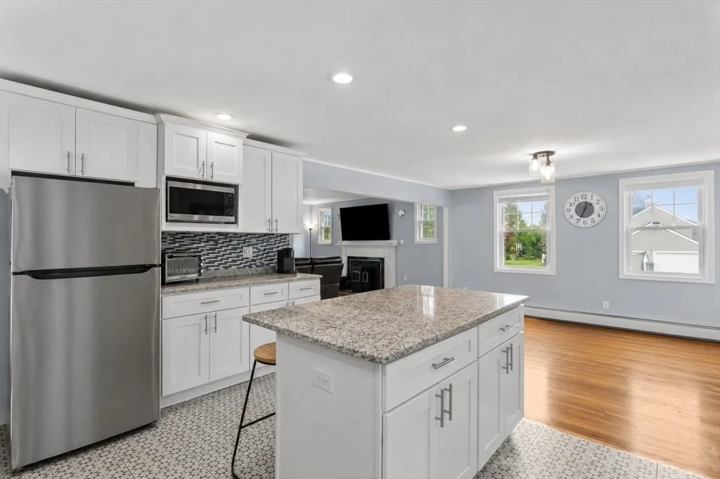 Photo of 10 Wesley Dr