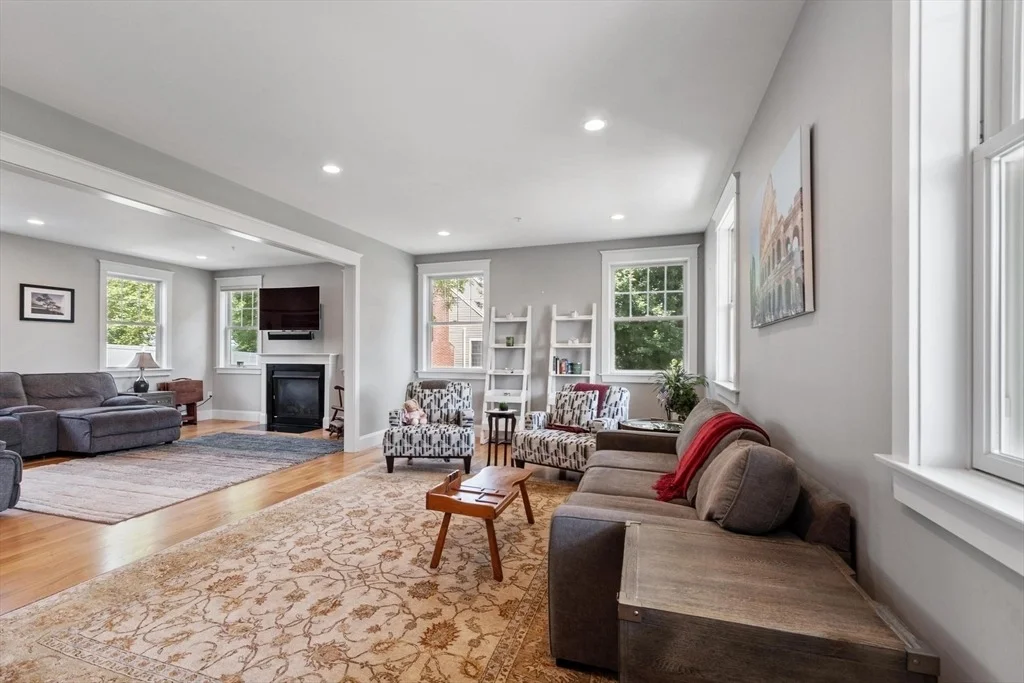 Photo of 7 Bridle Spur Ln