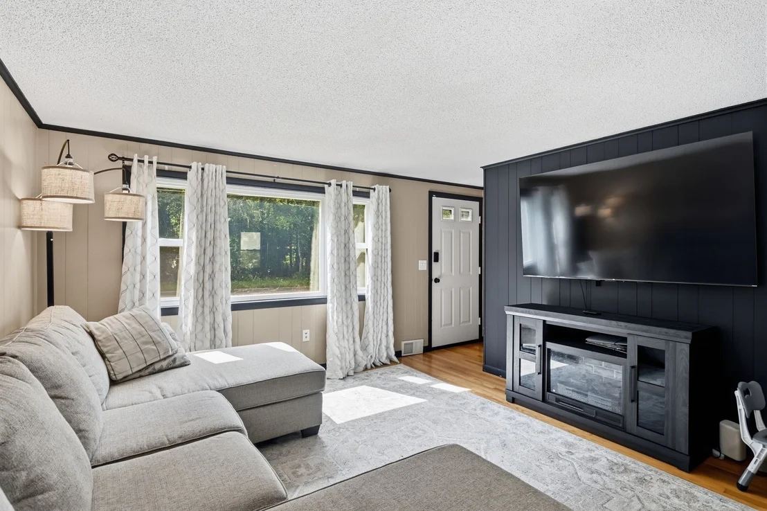 Photo of 42 N Brook Rd