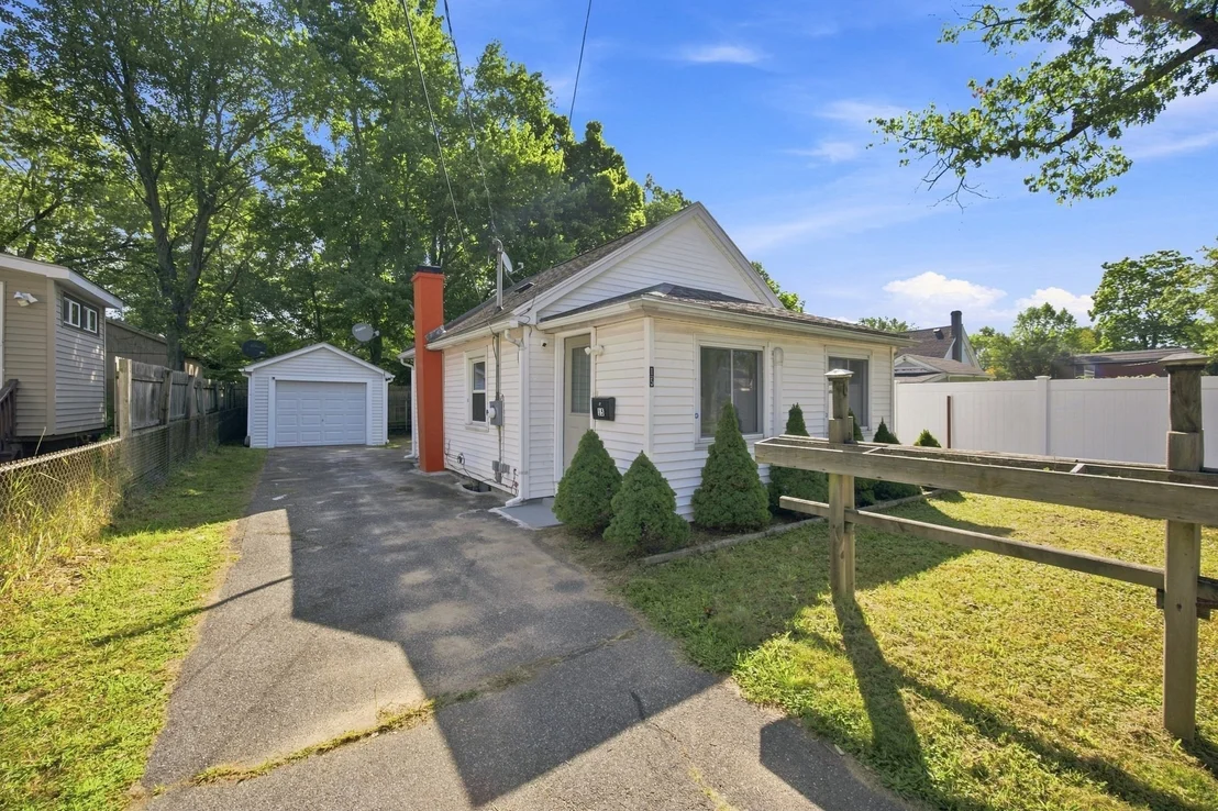 Photo of 15 Alice St